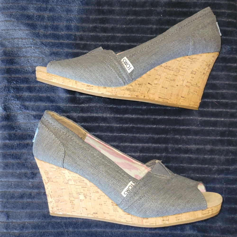 EUC TOMS Women's Savannah Wedge Sandal With Cork Heel Size 10